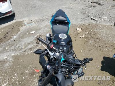Piąte zdjęcie samochodu w środku: 2021 YAMAHA YZFR3 A VIN:MH3RH18Y7MK005630 - miniatura