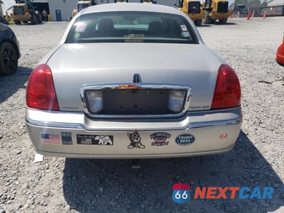 Zdjęcie 6 z 12 samochodu: 2007 LINCOLN TOWN CAR SIGNATURE LIMITED VIN:1LNHM82V67Y626240 - miniatura
