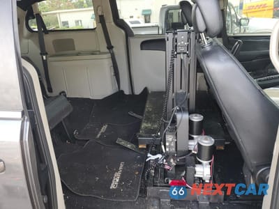 Zdjęcie 10 z 12 samochodu: 2017 DODGE GRAND CARAVAN SXT VIN:2C4RDGCG4HR545536 - miniatura