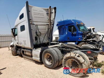 Trzecie zdjęcie samochodu z tyłu: 2024 VOLVO VNL SEMI TRUCK VIN:4V4NC9EJ8RN651254 - miniatura