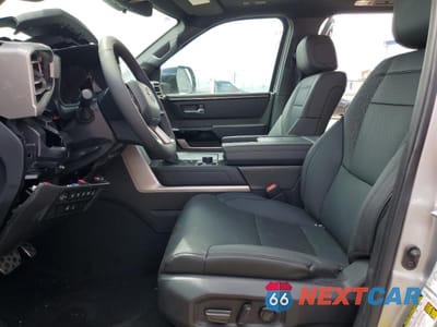 Zdjęcie 7 z 13 samochodu: 2025 TOYOTA SEQUOIA SR5 VIN:7SVAAABA1SX061385 - miniatura