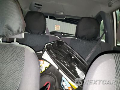 Zdjęcie 10 z 13 samochodu: 2001 TOYOTA RAV4 VIN:JTEHH20V210080594 - miniatura
