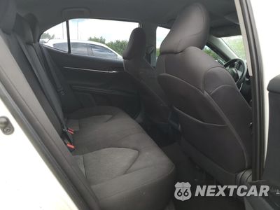 Zdjęcie 10 z 13 samochodu: 2019 TOYOTA CAMRY L VIN:4T1B11HK2KU709232 - miniatura