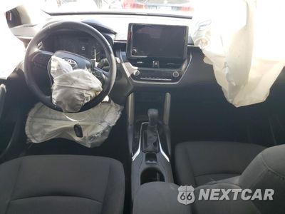 Zdjęcie 8 z 12 samochodu: 2024 TOYOTA COROLLA CROSS LE VIN:7MUCAAAG7RV087181 - miniatura