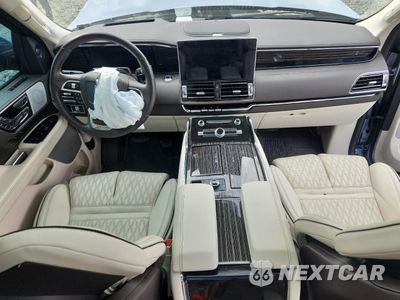 Zdjęcie 8 z 15 samochodu: 2023 LINCOLN NAVIGATOR BLACK LABEL VIN:5LMJJ2TG1PEL15532 - miniatura