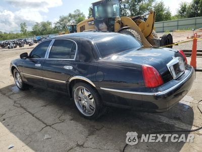Drugie zdjęcie samochodu z przodu: 2000 LINCOLN TOWN CAR SIGNATURE VIN:1LNHM82W1YY914712 - miniatura