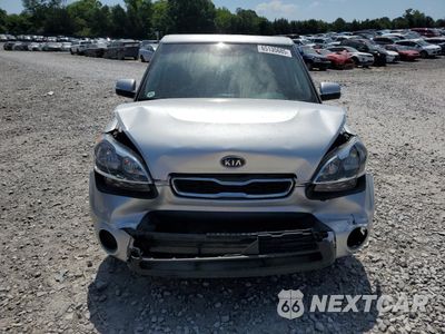 Piąte zdjęcie samochodu w środku: 2012 KIA SOUL + VIN:KNDJT2A67C7435166 - miniatura