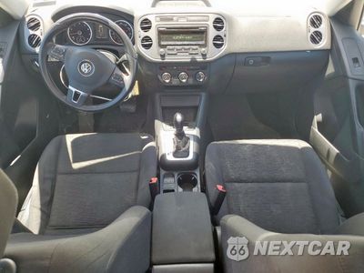 Zdjęcie 8 z 13 samochodu: 2014 VOLKSWAGEN TIGUAN S VIN:WVGAV3AX8EW549304 - miniatura