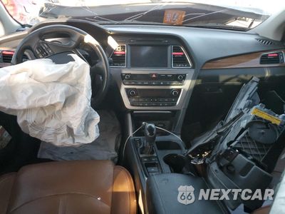Zdjęcie 8 z 12 samochodu: 2019 HYUNDAI SONATA LIMITED VIN:5NPE34AF7KH247826 - miniatura