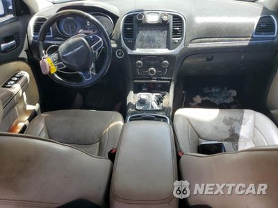 Zdjęcie 8 z 13 samochodu: 2017 CHRYSLER 300C VIN:2C3CCAEG2HH516372 - miniatura