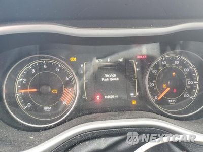 Zdjęcie 9 z 12 samochodu: 2015 JEEP CHEROKEE LATITUDE VIN:1C4PJLCS4FW537177 - miniatura