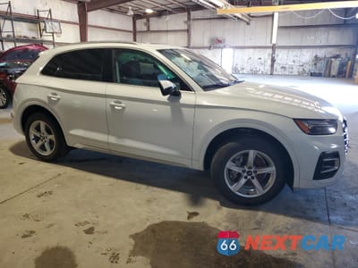 Czwarte zdjęcie samochodu z boku: 2022 AUDI Q5 PREMIUM 40 VIN:WA1ABAFY5N2124658 - miniatura