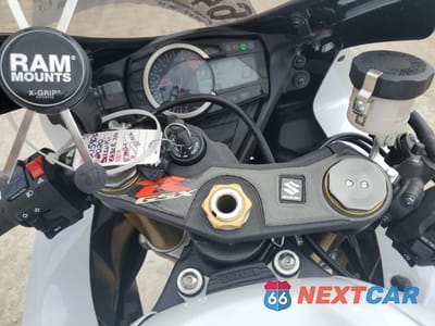 Zdjęcie 8 z 10 samochodu: 2020 SUZUKI GSX-R750 VIN:JS1GR7MA0L7100590 - miniatura