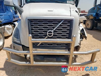 Zdjęcie 7 z 10 samochodu: 2024 VOLVO VNL SEMI TRUCK VIN:4V4NC9EJ8RN651254 - miniatura