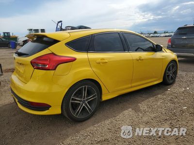 Trzecie zdjęcie samochodu z tyłu: 2017 FORD FOCUS ST VIN:1FADP3L9XHL215037 - miniatura