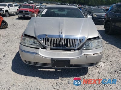 Piąte zdjęcie samochodu w środku: 2007 LINCOLN TOWN CAR SIGNATURE LIMITED VIN:1LNHM82V67Y626240 - miniatura