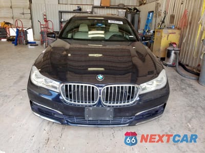 Piąte zdjęcie samochodu w środku: 2017 BMW 750 I VIN:WBA7F0C55HGM21314 - miniatura