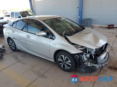 Czwarte zdjęcie samochodu z boku: 2018 TOYOTA PRIUS PRIME VIN:JTDKARFP1J3073330 - miniatura