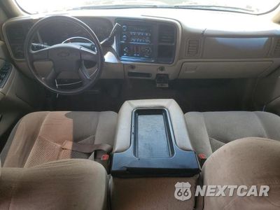 Zdjęcie 8 z 12 samochodu: 2004 CHEVROLET TAHOE K1500 VIN:1GNEK13V54J136953 - miniatura