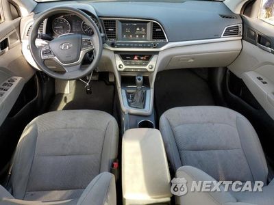 Zdjęcie 8 z 12 samochodu: 2017 HYUNDAI ELANTRA SE VIN:5NPD84LF1HH027692 - miniatura