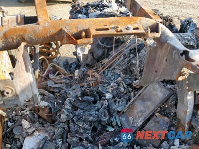 Zdjęcie 9 z 11 samochodu: 2007 BMW Motorrad M6 VIN:WBSEH93507B798548 - miniatura