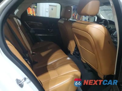 Zdjęcie 10 z 13 samochodu: 2016 JAGUAR XJ SUPERCHARGED VIN:SAJWA1CE5GMV98062 - miniatura