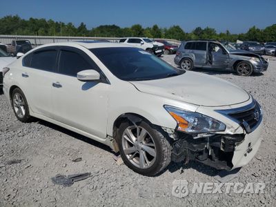 Czwarte zdjęcie samochodu z boku: 2015 NISSAN ALTIMA 2.5 VIN:1N4AL3AP8FC197263 - miniatura