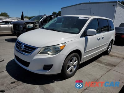2010 VOLKSWAGEN ROUTAN SE 2V4RW3D15AR236778 - główne zdjęcie licytacji z USA - miniatura
