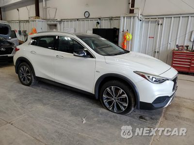 Czwarte zdjęcie samochodu z boku: 2018 INFINITI QX30 PURE VIN:SJKCH5CR7JA003886 - miniatura