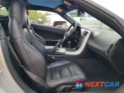 Zdjęcie 10 z 14 samochodu: 2005 CHEVROLET CORVETTE VIN:1G1YY24U955131029 - miniatura