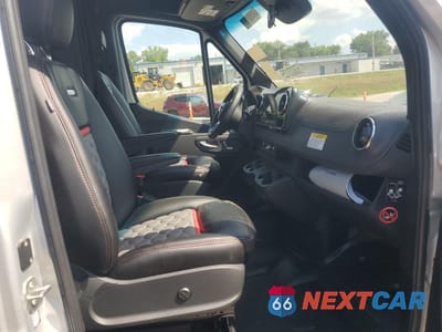 Zdjęcie 11 z 15 samochodu: 2022 MERCEDES-BENZ SPRINTER 2500 VIN:W1X4EBVY8NP479036 - miniatura