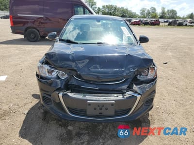 Piąte zdjęcie samochodu w środku: 2018 CHEVROLET SONIC LS VIN:1G1JA5SH4J4131064 - miniatura