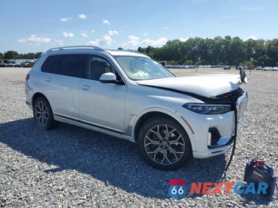 Czwarte zdjęcie samochodu z boku: 2022 BMW X7 XDRIVE40I VIN:5UXCW2C04N9L61381 - miniatura