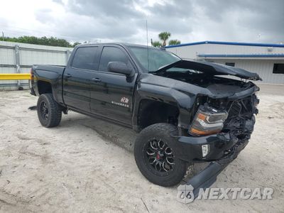 Czwarte zdjęcie samochodu z boku: 2017 CHEVROLET SILVERADO K1500 LT VIN:3GCUKRECXHG329606 - miniatura