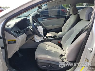 Zdjęcie 7 z 14 samochodu: 2017 HYUNDAI SONATA SPORT VIN:5NPE34AF5HH467193 - miniatura