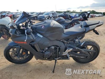 Trzecie zdjęcie samochodu z tyłu: 2021 HONDA CBR RA VIN:JH2SC7759MK400067 - miniatura