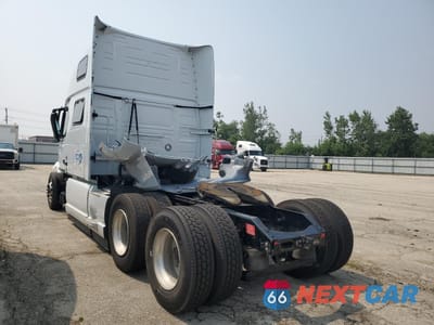 Trzecie zdjęcie samochodu z tyłu: 2024 VOLVO VN VNL VIN:4V4NC9EH7RN634992 - miniatura