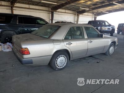 Trzecie zdjęcie samochodu z tyłu: 1990 MERCEDES-BENZ 300 E VIN:WDBEA30D2LB121367 - miniatura
