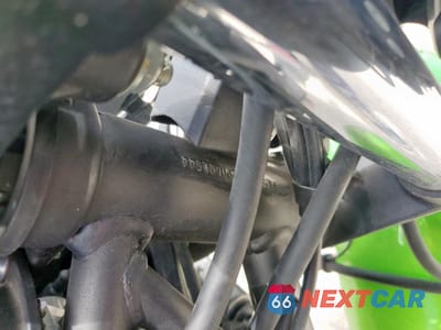 Zdjęcie 9 z 10 samochodu: 2023 KAWASAKI EX650 P VIN:ML5EXEP12PDA91544 - miniatura