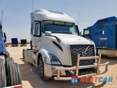 2024 VOLVO VNL SEMI TRUCK 4V4NC9EJ8RN651254 - główne zdjęcie licytacji z USA - miniatura