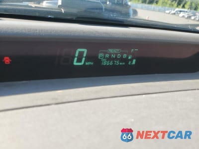 Zdjęcie 9 z 14 samochodu: 2002 TOYOTA PRIUS VIN:JT2BK18U220058624 - miniatura