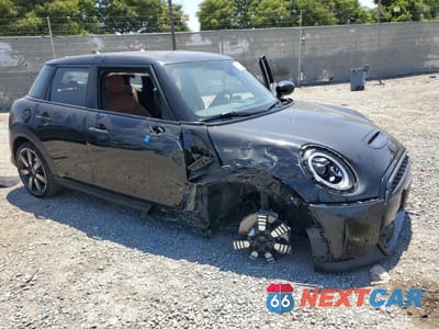 Czwarte zdjęcie samochodu z boku: 2023 MINI COOPER VIN:WMW53DK00P2U17146 - miniatura