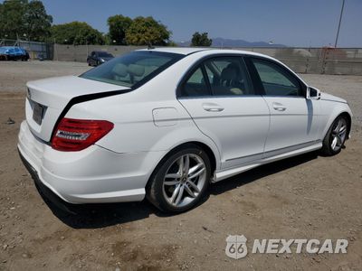 Trzecie zdjęcie samochodu z tyłu: 2013 MERCEDES-BENZ C 250 VIN:WDDGF4HB3DR246932 - miniatura