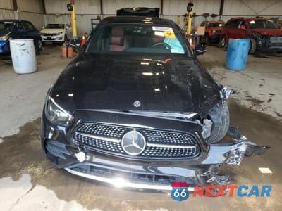 Piąte zdjęcie samochodu w środku: 2023 MERCEDES-BENZ E 350 4MATIC VIN:W1KZF8EB3PB139316 - miniatura