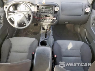 Zdjęcie 8 z 13 samochodu: 2005 FORD ESCAPE XLS VIN:1FMYU02Z75KB41948 - miniatura