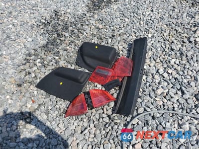 Zdjęcie 12 z 13 samochodu: 2006 AUDI A8 L QUATTRO VIN:WAUML44E76N005775 - miniatura