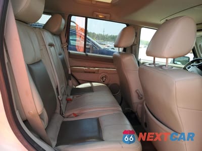 Zdjęcie 11 z 15 samochodu: 2010 JEEP COMMANDER LIMITED VIN:1J4RG5GT4AC109443 - miniatura