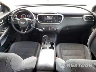 Zdjęcie 8 z 12 samochodu: 2016 KIA SORENTO LX VIN:5XYPG4A3XGG154648 - miniatura