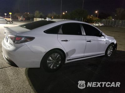 Trzecie zdjęcie samochodu z tyłu: 2017 HYUNDAI SONATA HYBRID VIN:KMHE24L11HA059555 - miniatura
