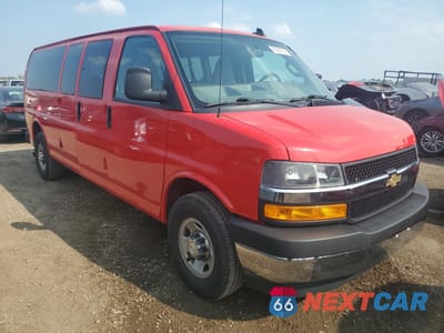 Czwarte zdjęcie samochodu z boku: 2018 CHEVROLET EXPRESS G3500 LT VIN:1GAZGPFG8J1336841 - miniatura